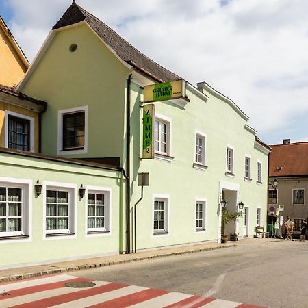 Gruener Baum Wachau - Retro Fruehstueckspension Mautern Exterior photo